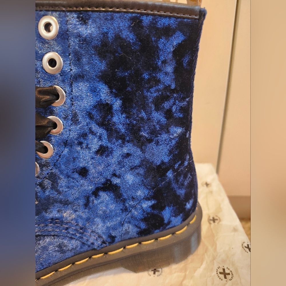 NEW Dr. Martens “Jadon” Cobalt Blue Crushed Velvet Platform Combat Boots Sz 6/37 - Picture 5 of 12
